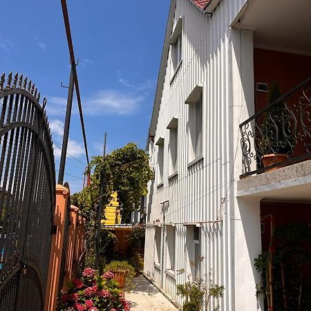 Guest House Chexovi 24 Kobuleti Exterior photo